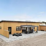 Feriehus 5 Bedroom Awesome In