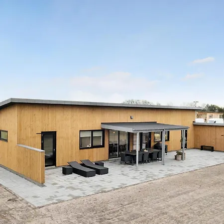 Holiday home 5 Bedroom Pet Friendly In