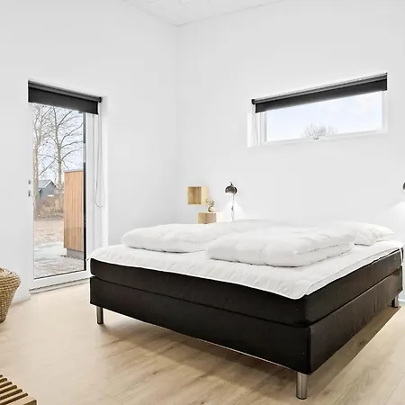 Holiday home 5 Bedroom Pet Friendly In Hadsund