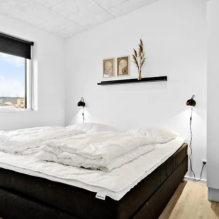 5 Bedroom Pet Friendly In Holiday home *
