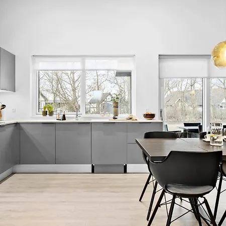펜션 5 Bedroom Awesome In