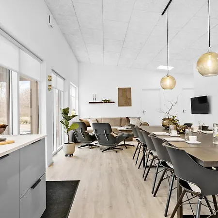 Casa vacanze 5 Bedroom Awesome In *