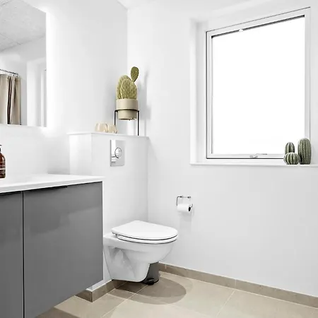 5 Bedroom Awesome In Hadsund