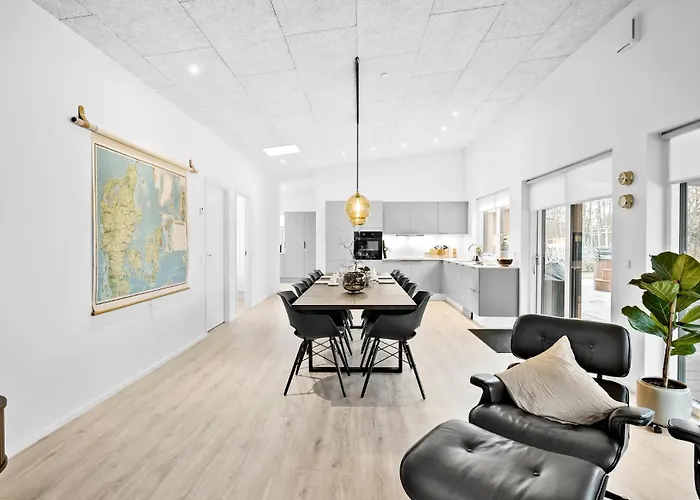 5 Bedroom Awesome In Casa de Férias *